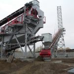 Cargo ship unloading system